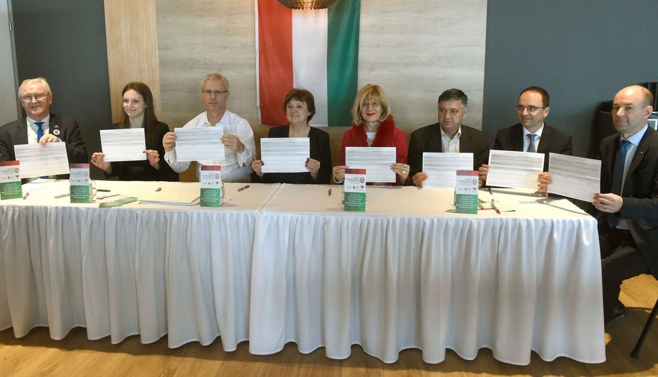A hazai nemzetiségek képviselői aláírták az európai kisebbségvédelmi kezdeményezést