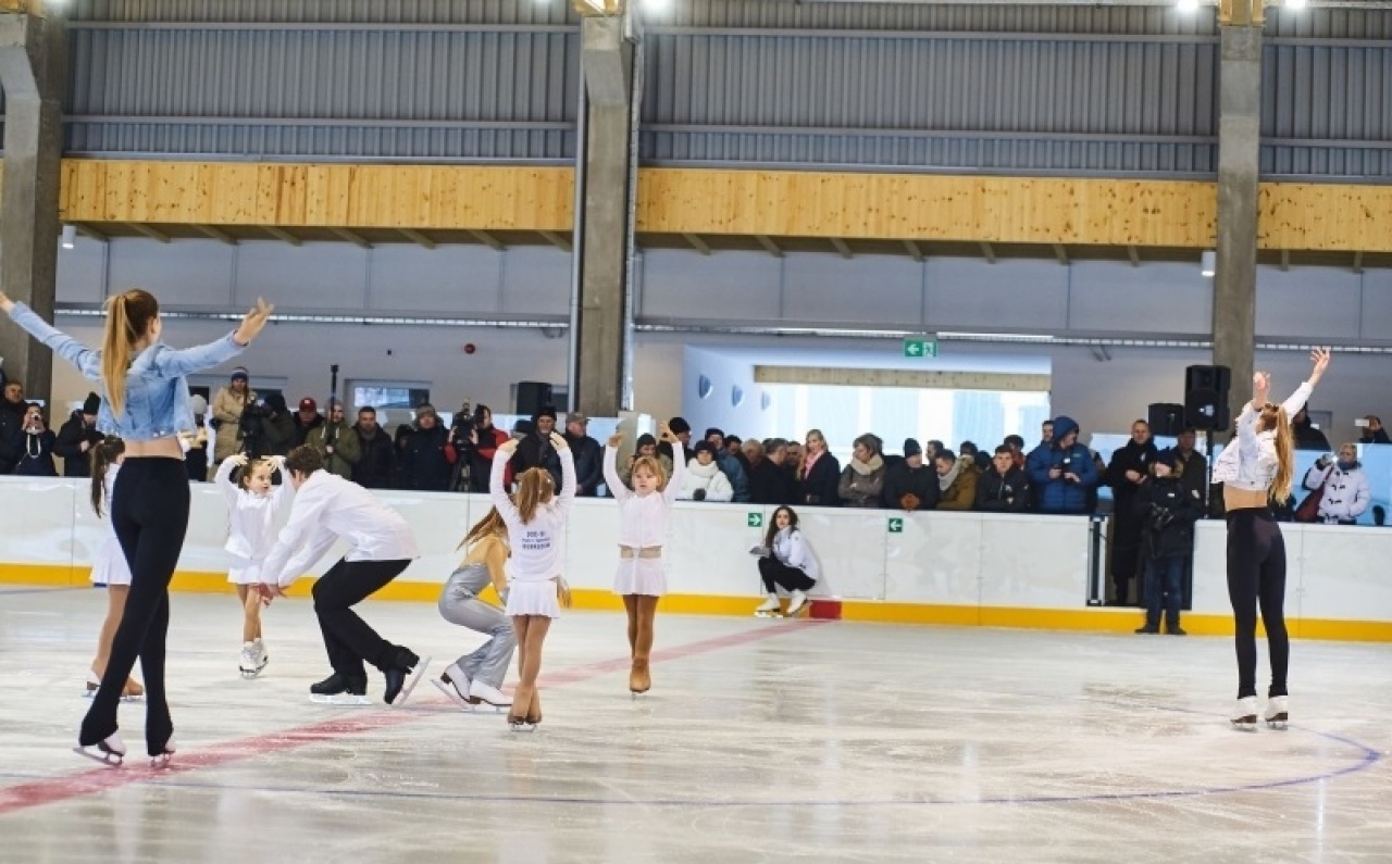 Április 8-ig lesz nyitva a Városi Jégpálya, addig még lesz jégdiszkó is!