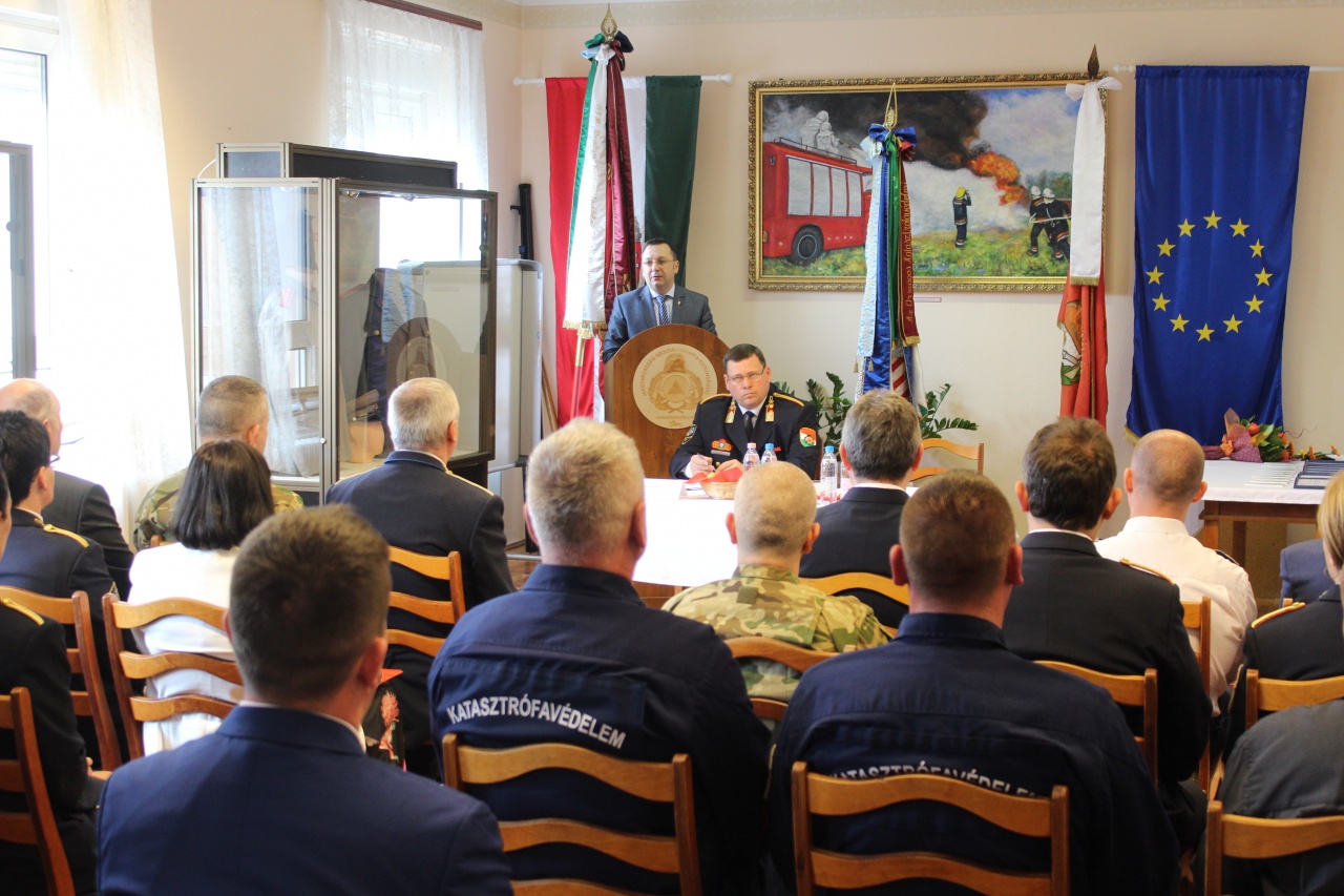 Elismerések a helyzetelemző értekezleten