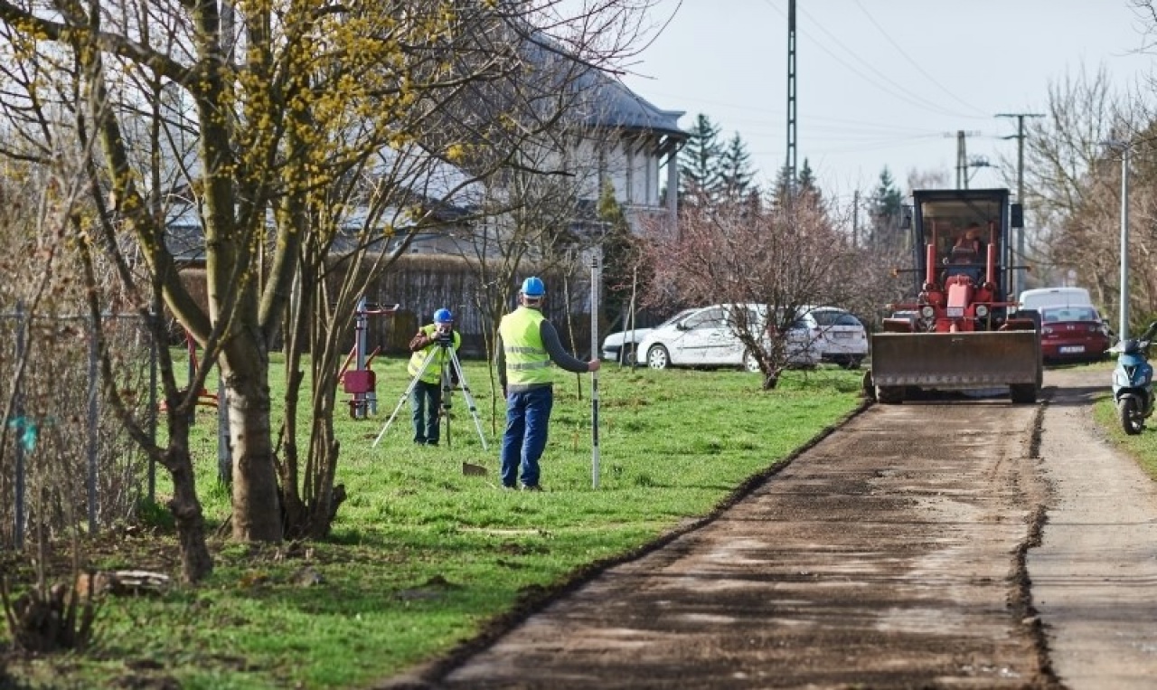 Indul Nyíregyháza Megyei Jogú Város átfogó út-járda-kerékpárút fejlesztési programja