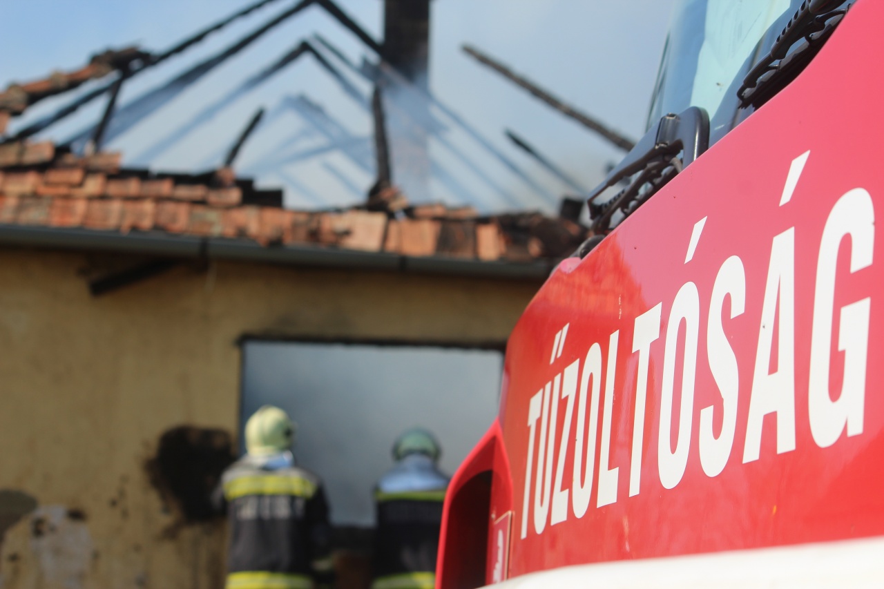 Lángba borult egy lakóház Nyírtelek közelében
