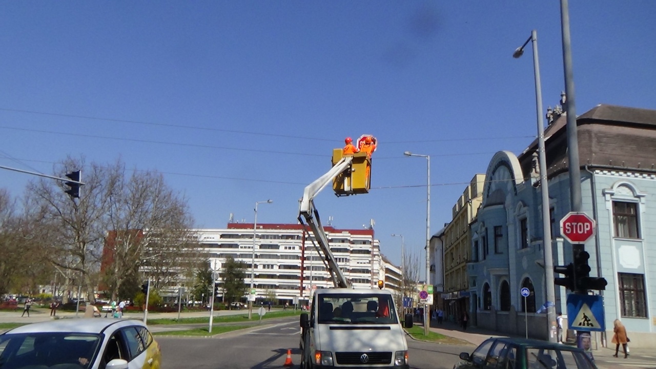 A hét elején a közlekedési jelzőlámpák karbantartását végzik a város több pontján