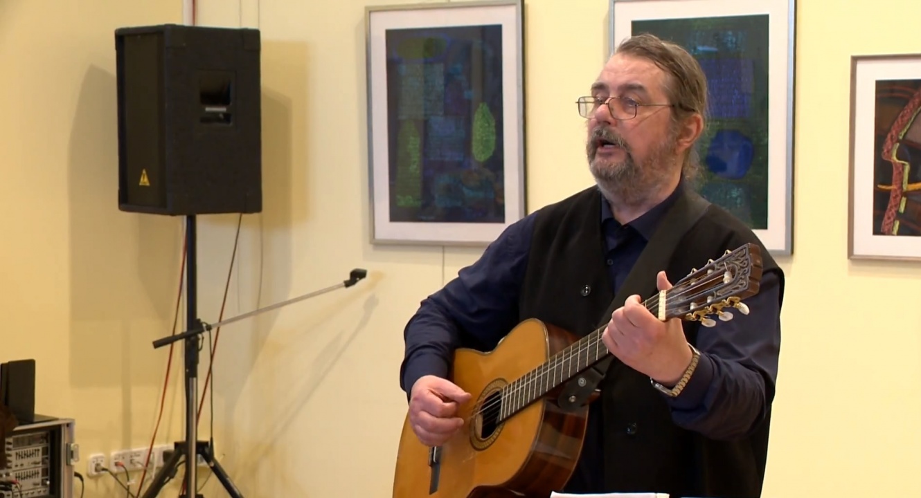 Bob Dinnyés Nyíregyházán – A Költészet Napját ünnepelték 