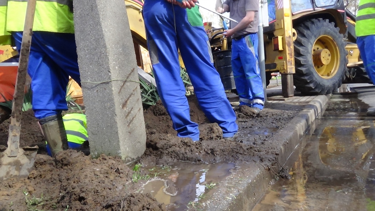 Ivóvízcső tört el Nyíregyháza belvárosában, egy ideig forgalomkorlátozás volt érvényben