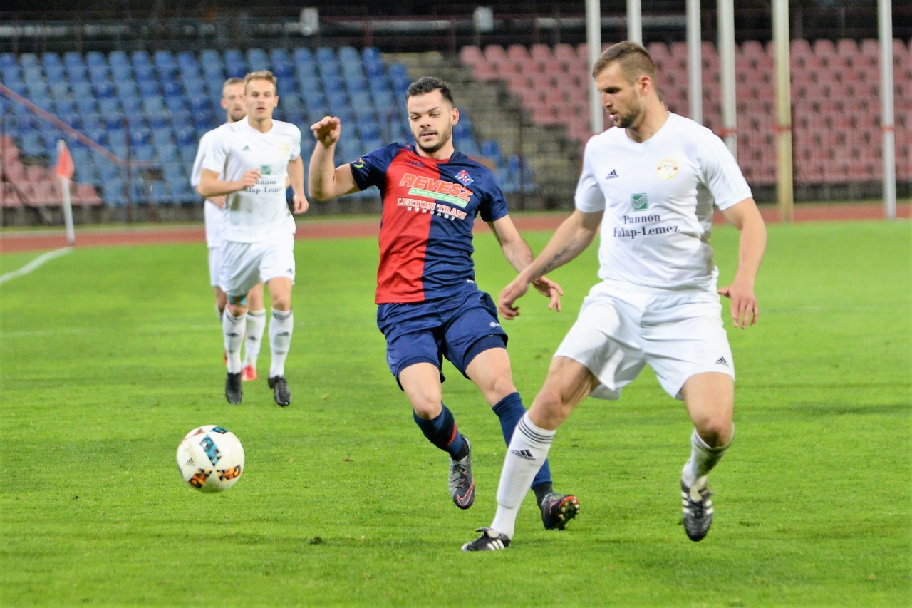 Három gól és három pont - visszatalált a győztes útra a Szpari! 