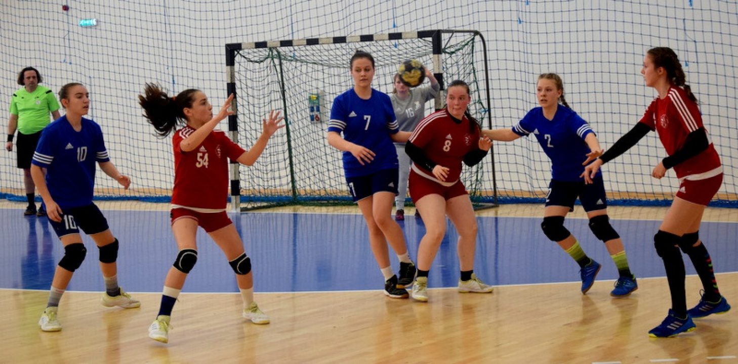 Kisvárdán nyertek a kézis lányok - magabiztosan győzött a Sportcentrum