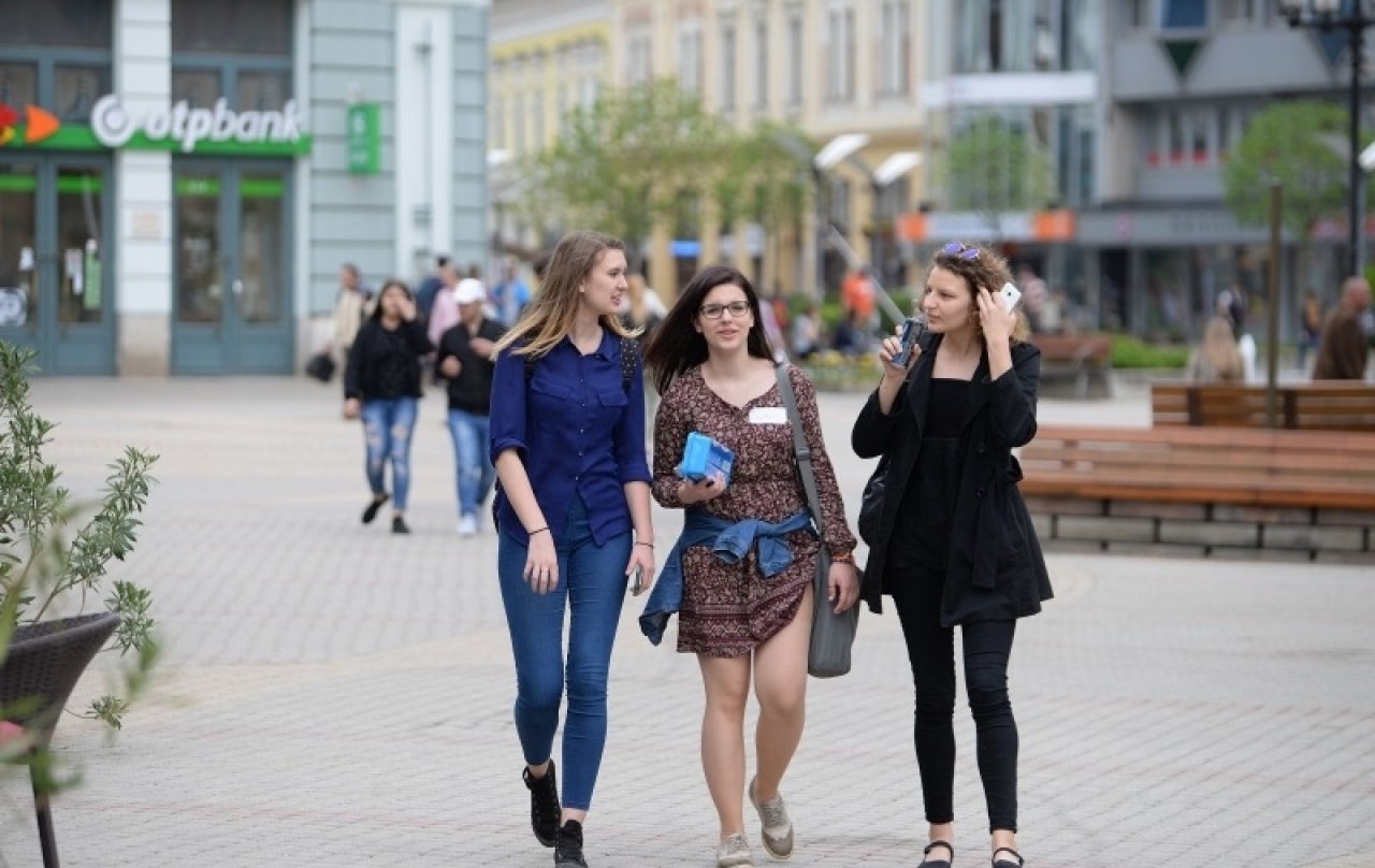 Színes programok a Kossuth téren – Nagy érdeklődés övezi az Ifjúsági Hetet