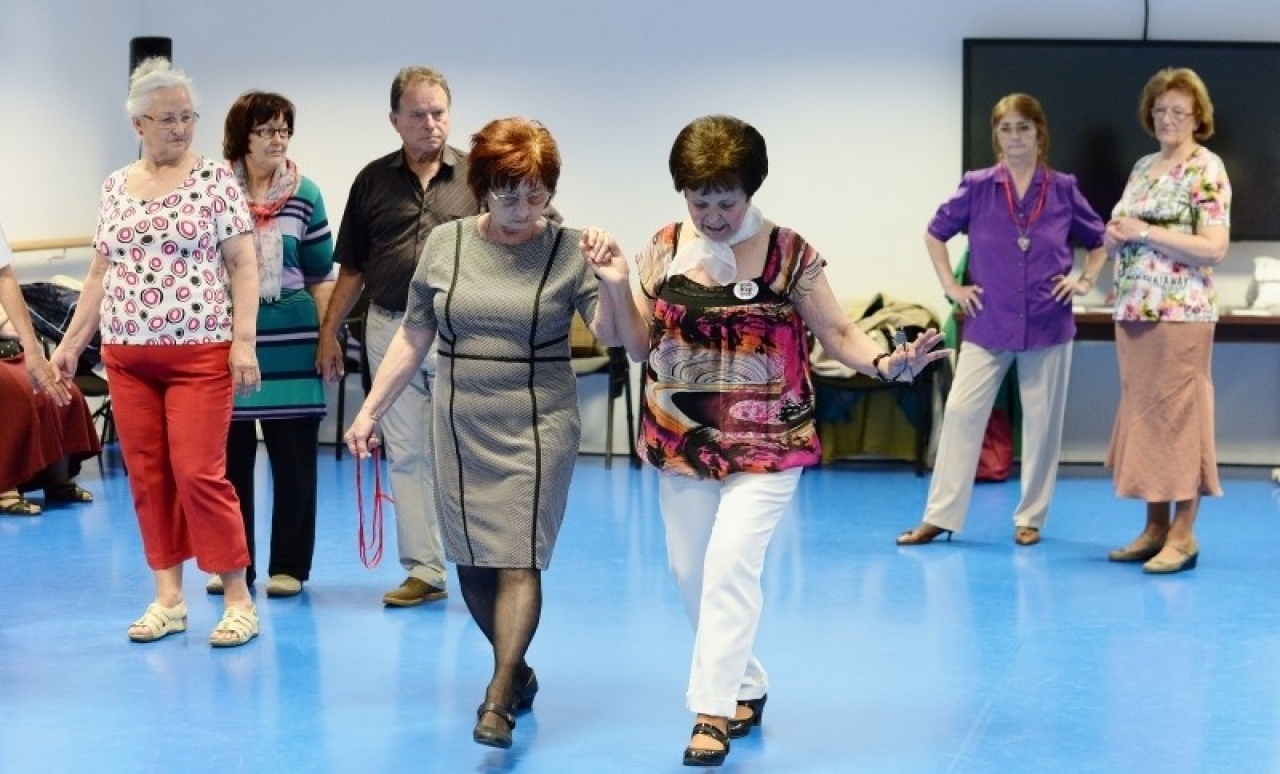 A tánc öröme kortalan – Senior örömtánc a Váci Mihály Kulturális Központban