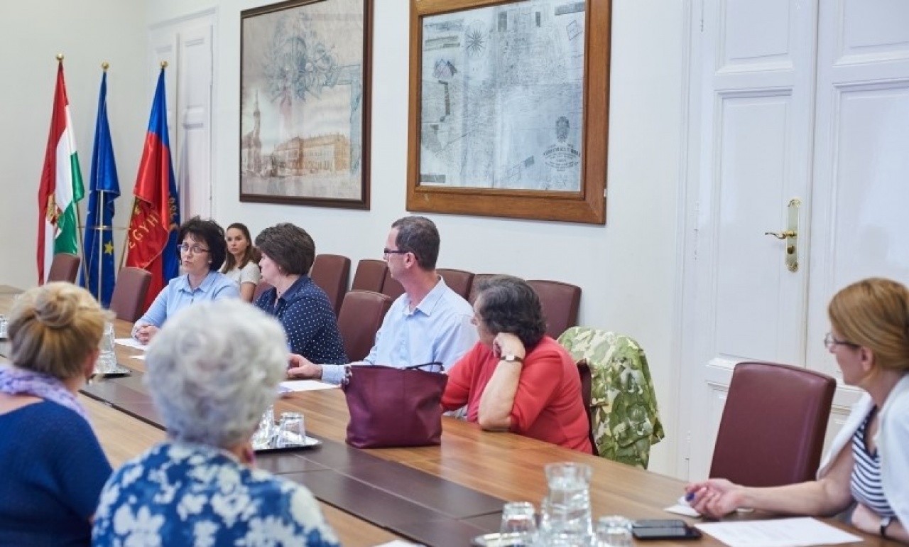 Idősügyi Tanács – Az önkormányzatnak fontos, hogy az időseknek házhoz érkezzen a segítség