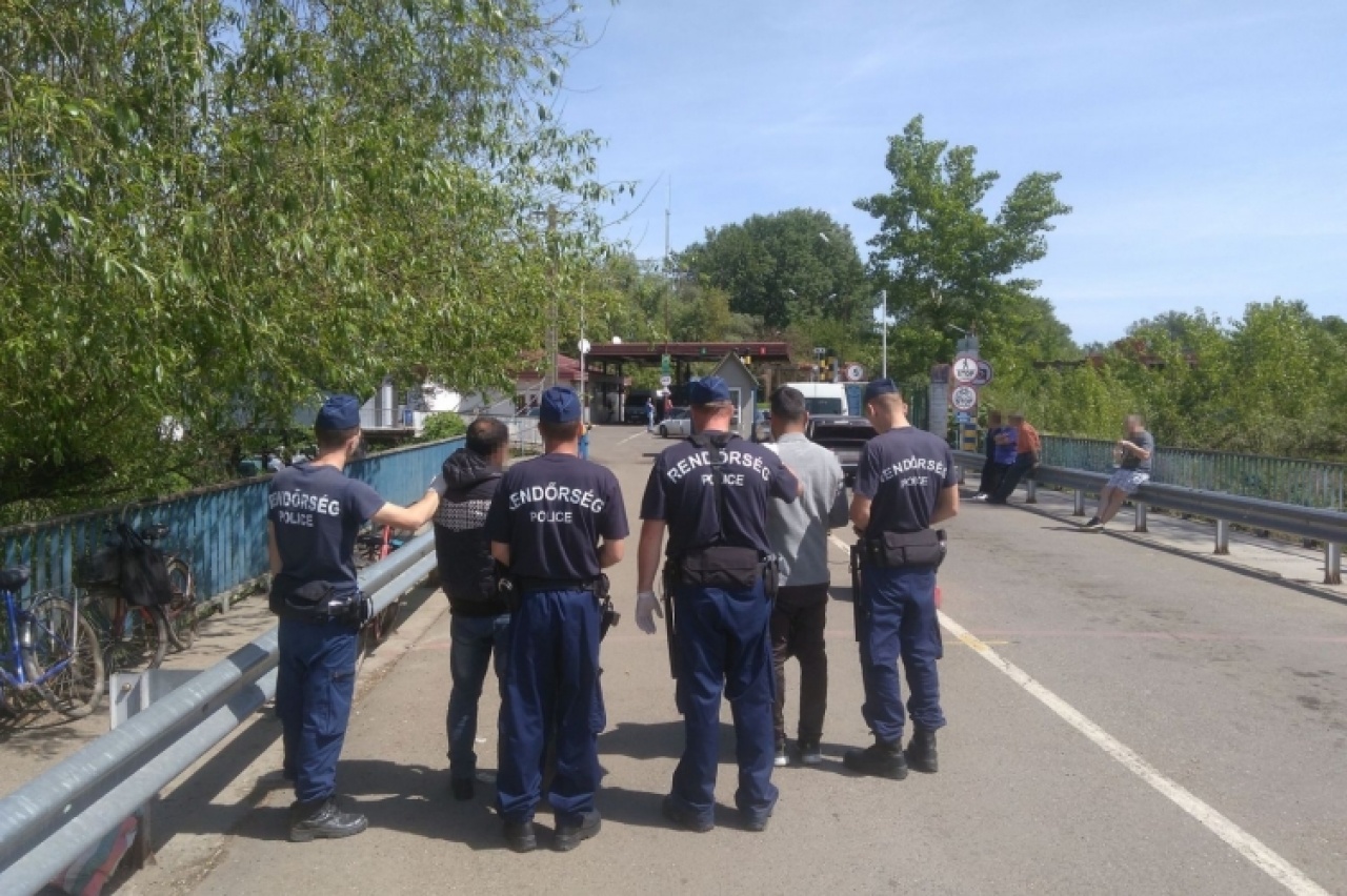 Átadták a török határsértőket az ukrán hatóságoknak