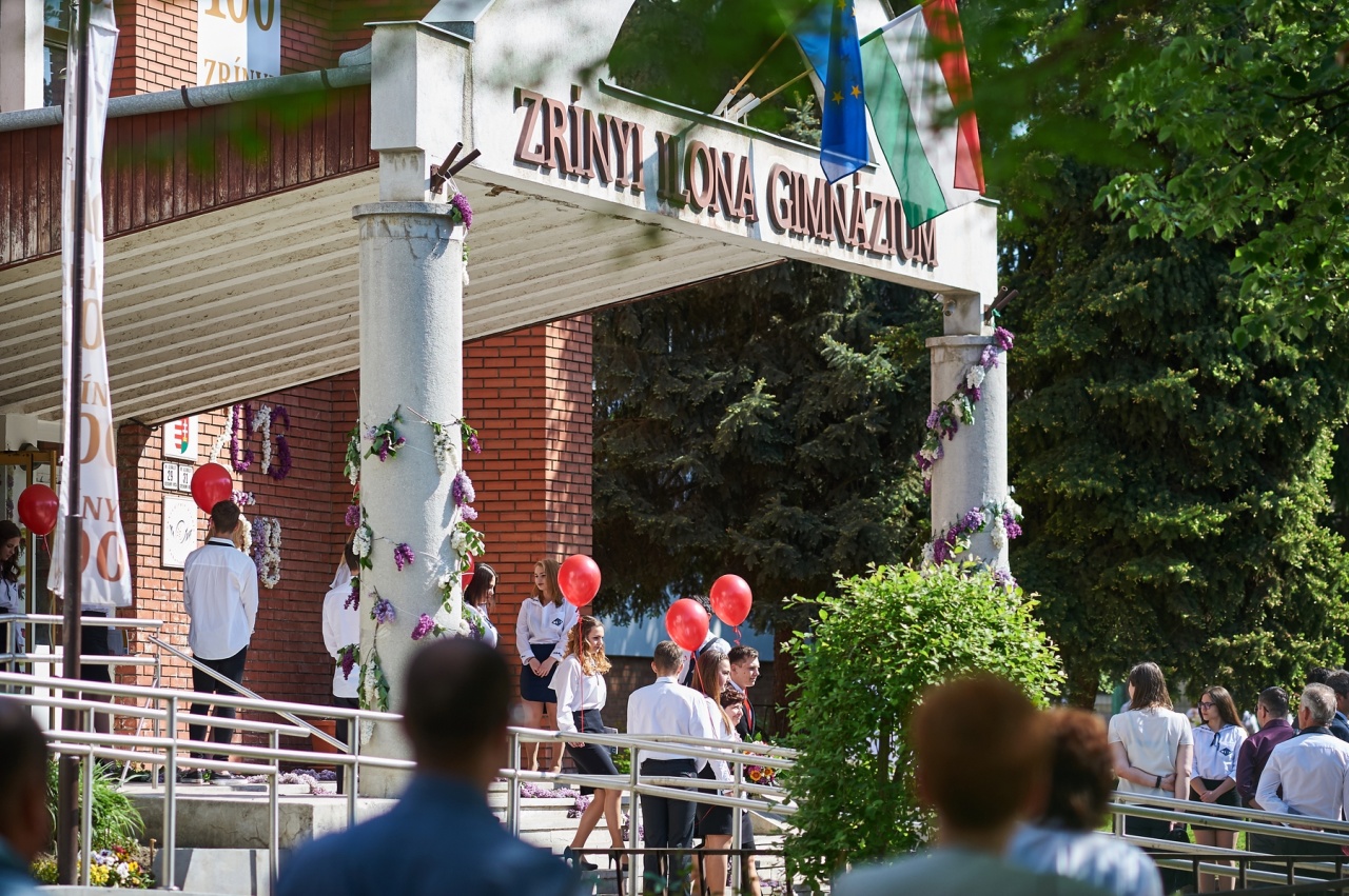 Ballag már a vén diák... - elbúcsúztak a Zrínyi végzősei