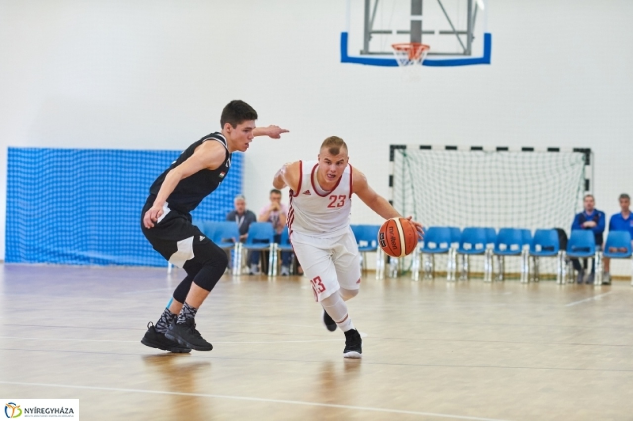 A bronzért játszhatnak a juniorok - az utolsó dobás döntött a Fehérvár ellen