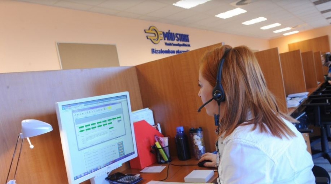 A vasúton közlekedőknek