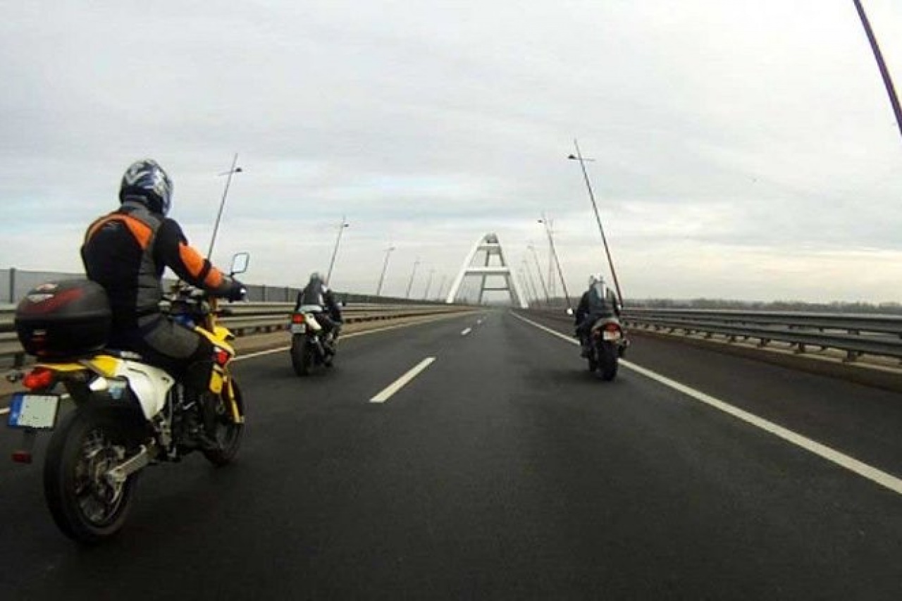 Új terméket, kedvezményes havi e-matricát vásárolhatnak májustól a motorosok!