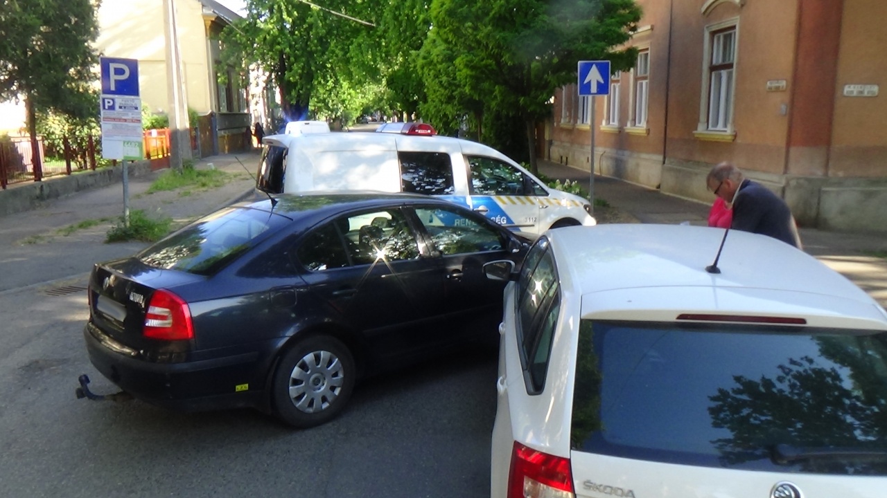 Baleset történt a Deák Ferenc és a Kiss Ernő utca kereszteződésében