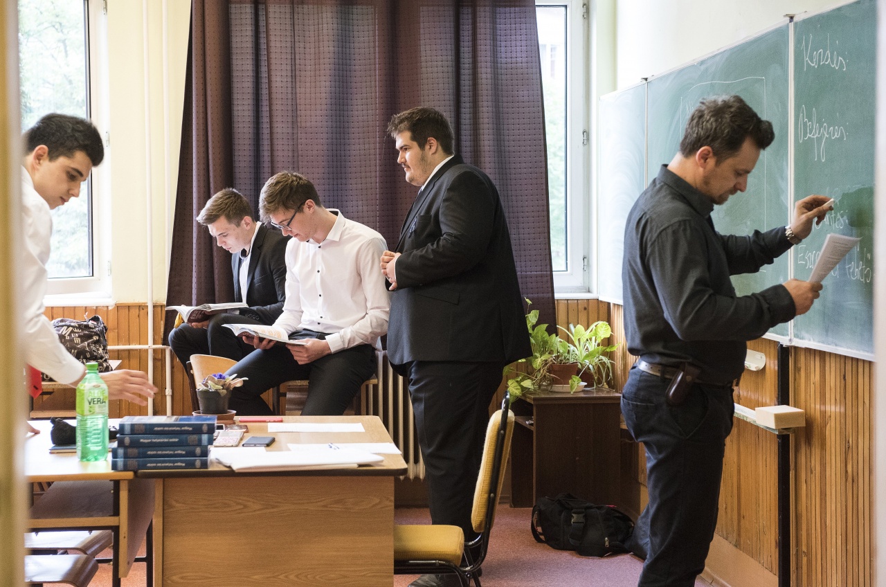 Töri érettségi – A feleletválasztós feladatok nehezebbek, az esszék könnyebbek voltak