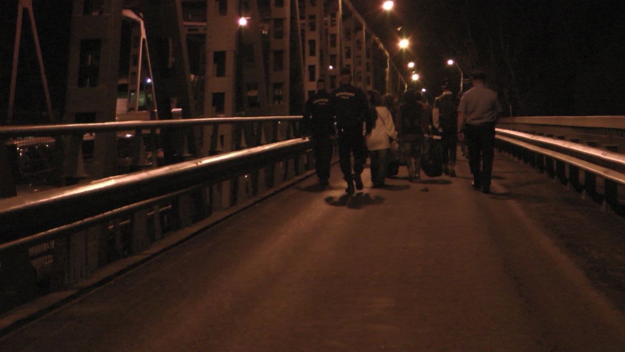 Átadták a Tiszaszentmártonnál elfogott afgán határsértőket 