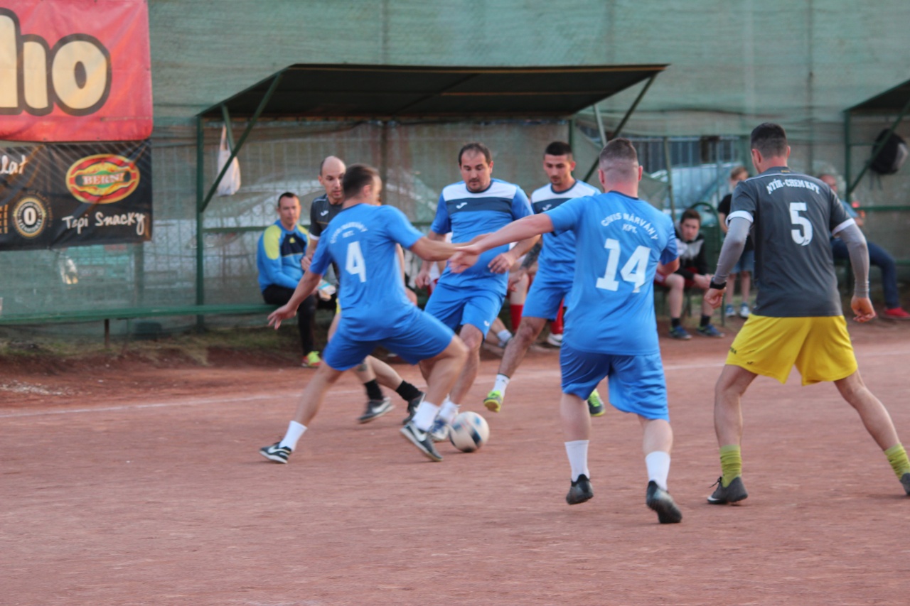 Rangadók kispályán - átrobogott ellenfelén a T-Forg Trans 