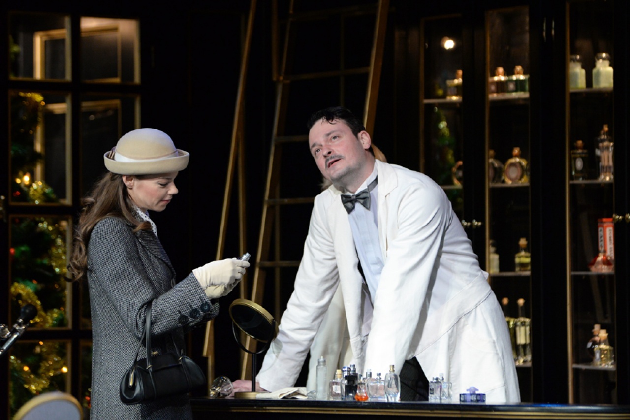 A Meseautóban a nők csak a pénzére „hajtanak”?