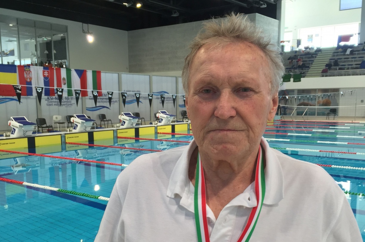 Dr. Gajdos László: 60 év kihagyás után, 80 évesen kezdett el versenyszerűen úszni