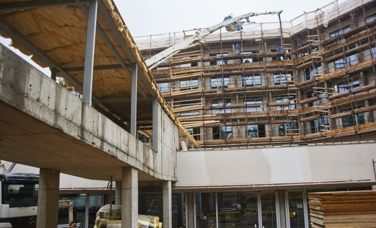 Jó ütemben halad a négy csillagos, 122 szobás szálloda építése Sóstógyógyfürdőn