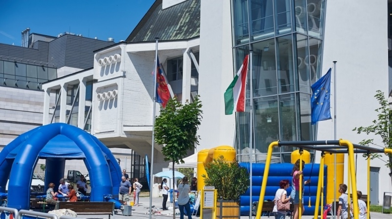 Programkavalkád Nyíregyházán – Kiállítások és art-terápia sorozat is a rendezvények között