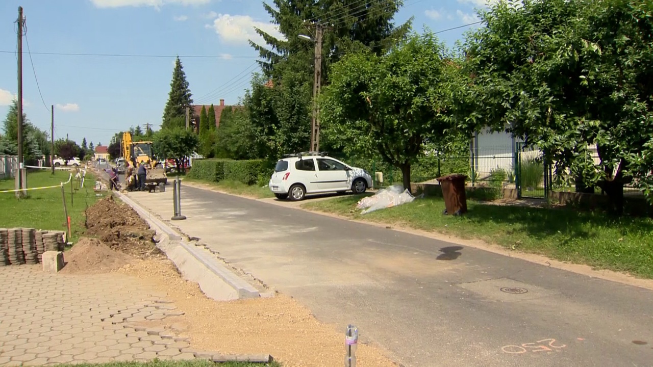 Földútból aszfaltos út – Több sóstógyógyfürdői utca is megújul!