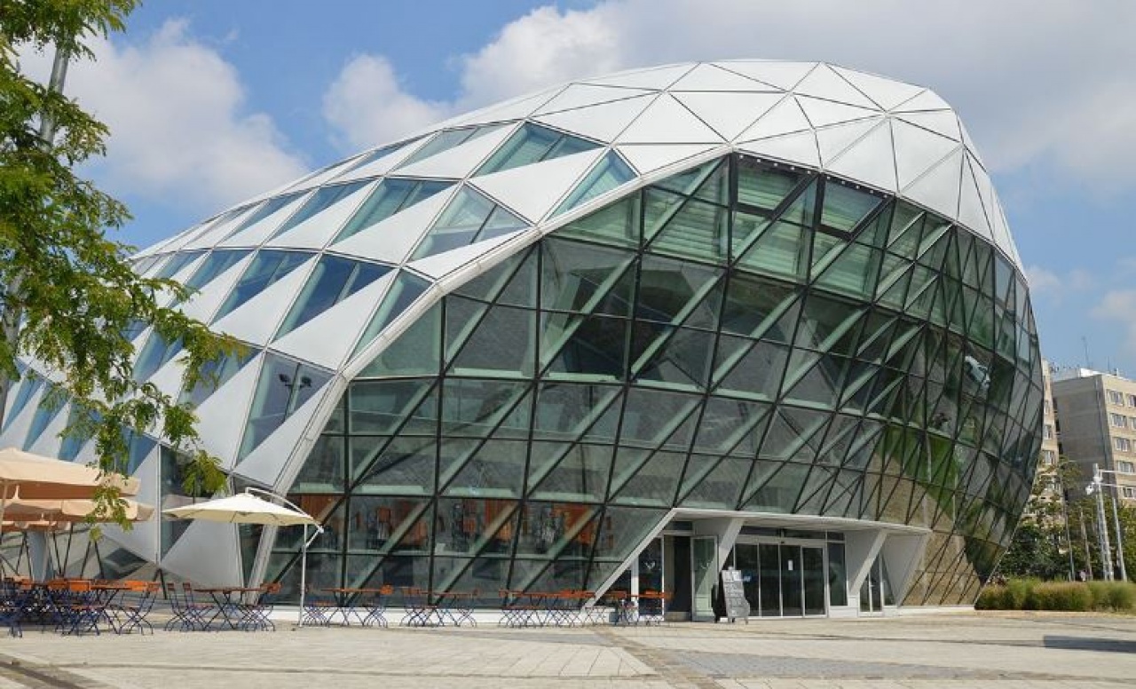 A Bálnának és az üresen álló MÁV-székháznak is új funkciót adhatnak a fiatalok