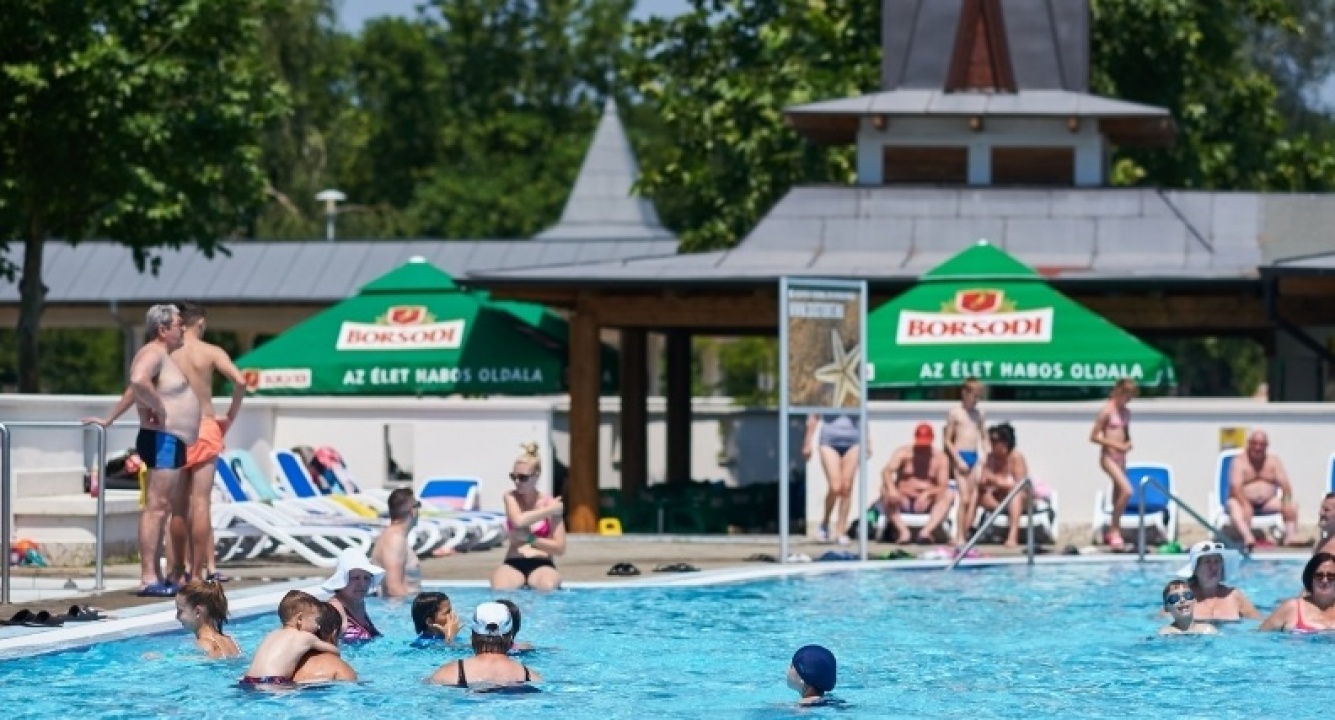 Dübörög a strandszezon – Csobbanjon Ön is a nyíregyházi nyárba!