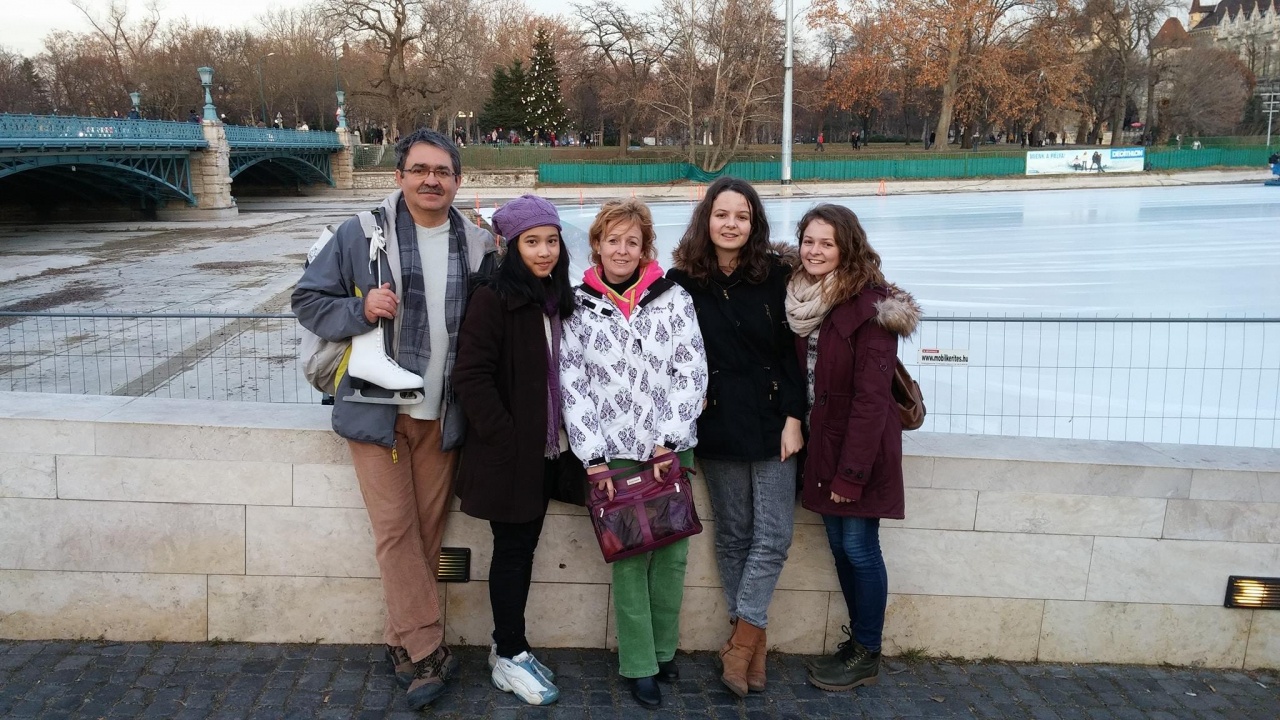 1 hónapig még bárki dönthet úgy, hogy finn, brazil vagy ázsiai cserediákkal bővül a család