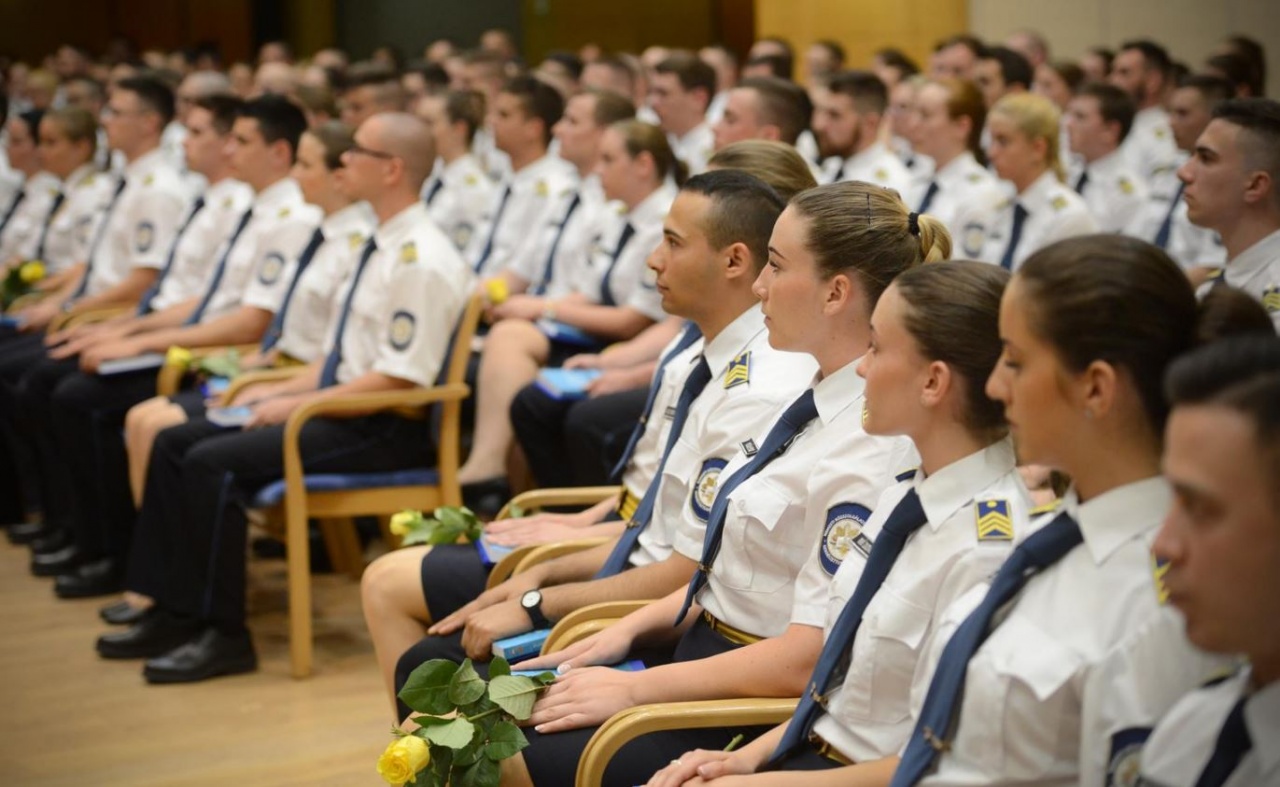 Befogadó ünnepségen köszöntötték a leendő rendőrtiszteket