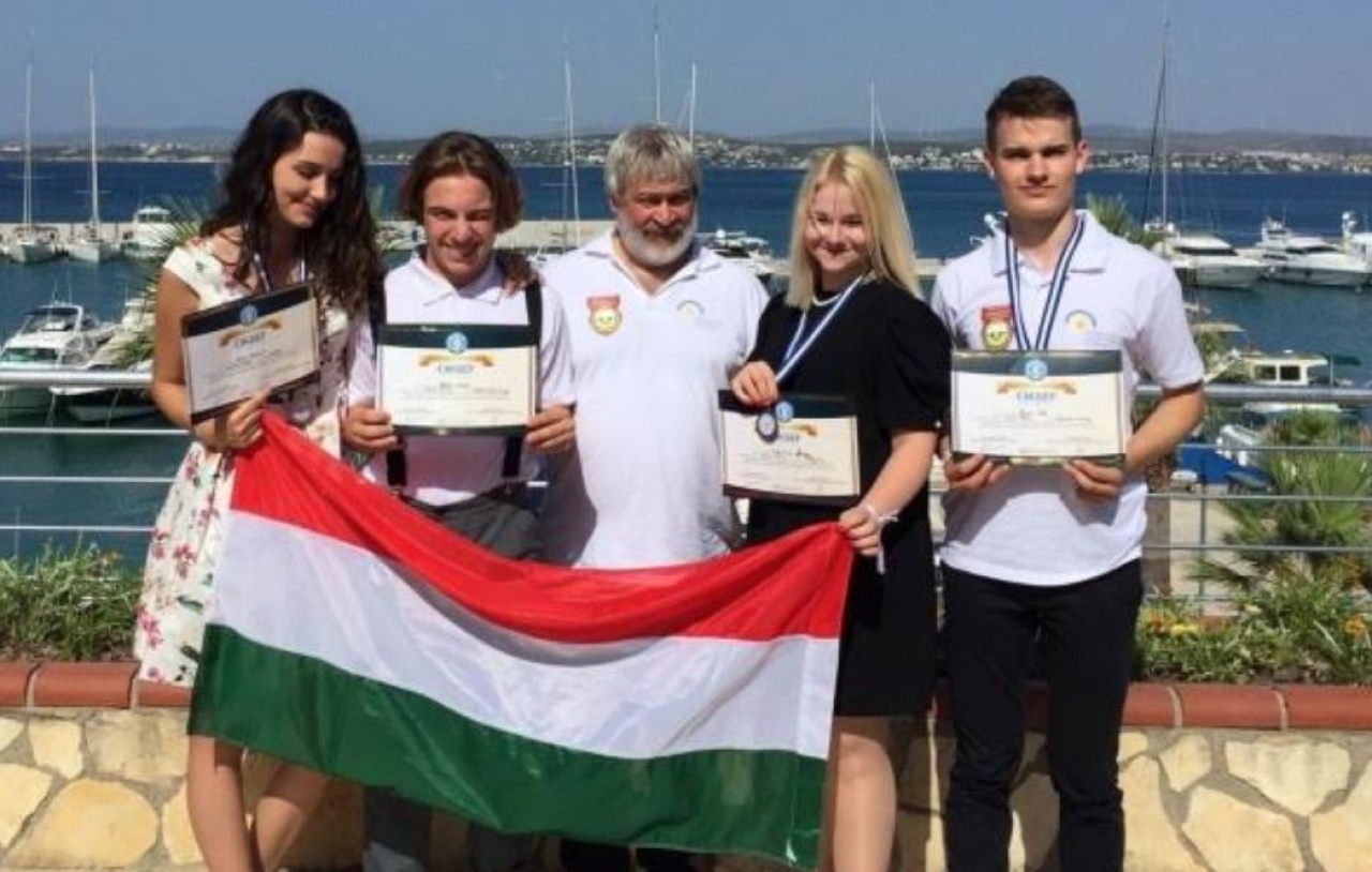 Ez igen! Egy csapat fiatal a világhír küszöbén