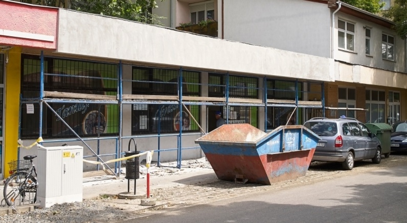 Százmilliós Könyvtárfejlesztés – Nyár végére megújul a Vécsey utcai fiókkönyvtár