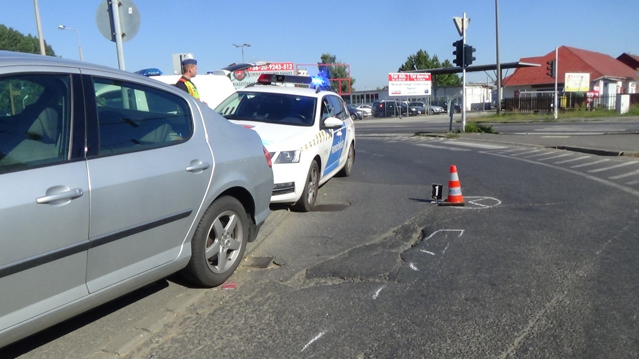 Megsérült a Tünde és Debreceni út csomópontjában elgázolt robogós