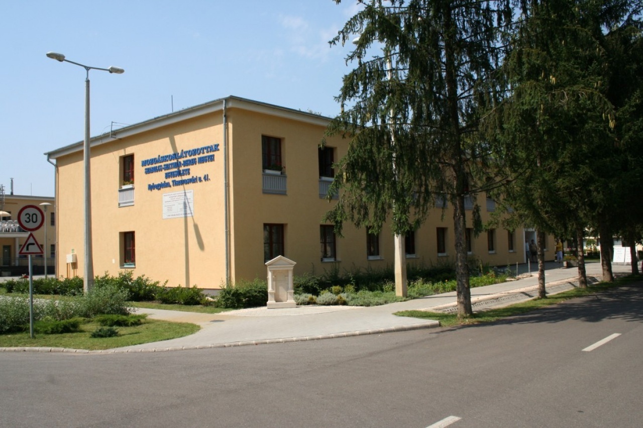 Ruhabörzét szerveznek az Esély Centrumban július 11-én és 18-án