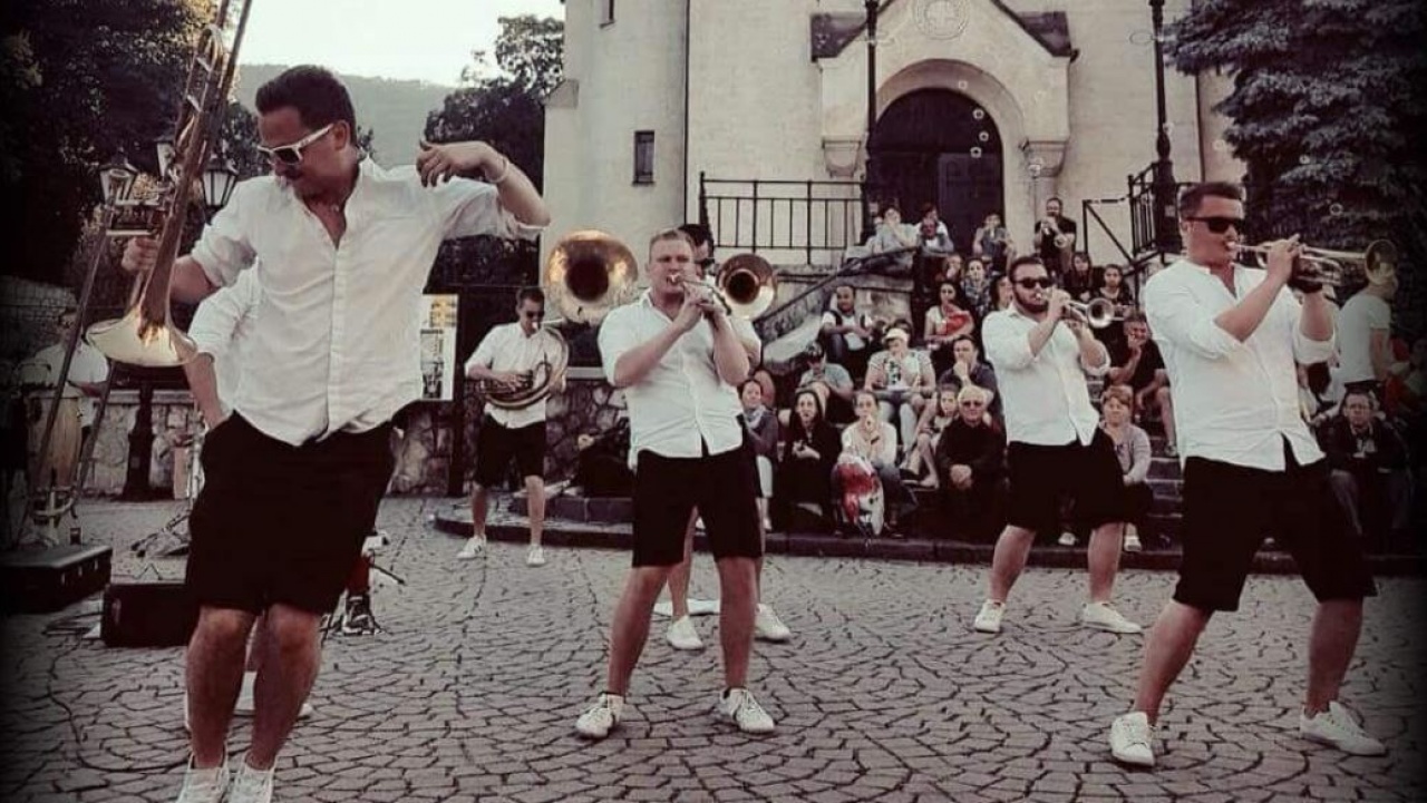Kilájkolta a gyõzelmet a Kelet Brass Band