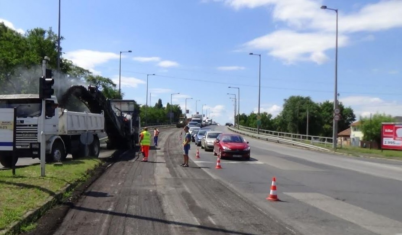 Hidak, bevezetõ utak, nagykörút – a Közút is dolgozik