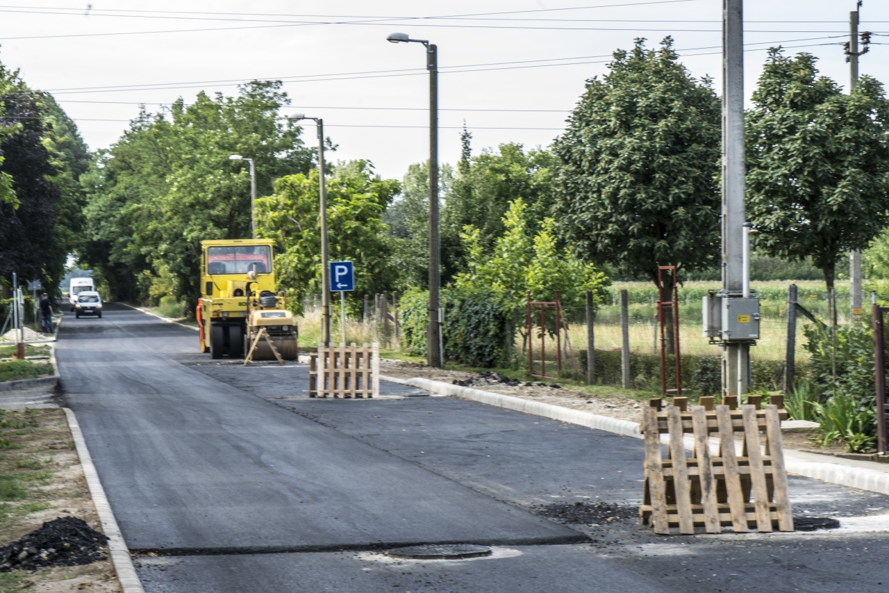 Ahol megmártózhat az aszfaltban! – A Tó utca is megújul