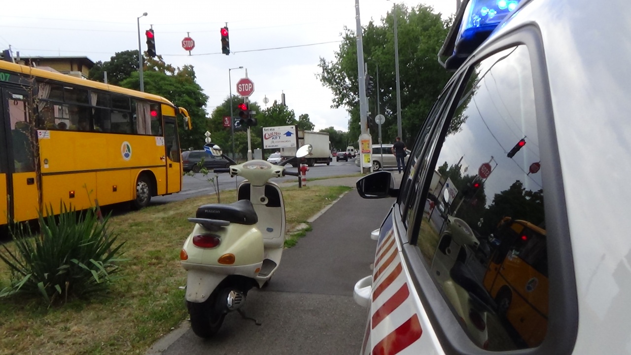 A rendőrség vizsgálja a körülményeket – Megsérült egy motoros a Szent István utcán