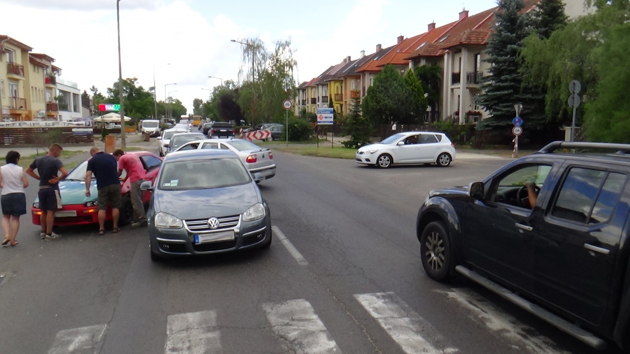 Baleset a Korányin – Átengedte a gyalogost, hátulról belerohantak