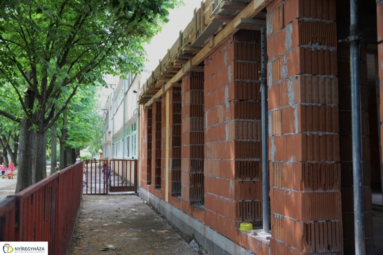 Elindul az önkormányzati intézmények nyári felújítása