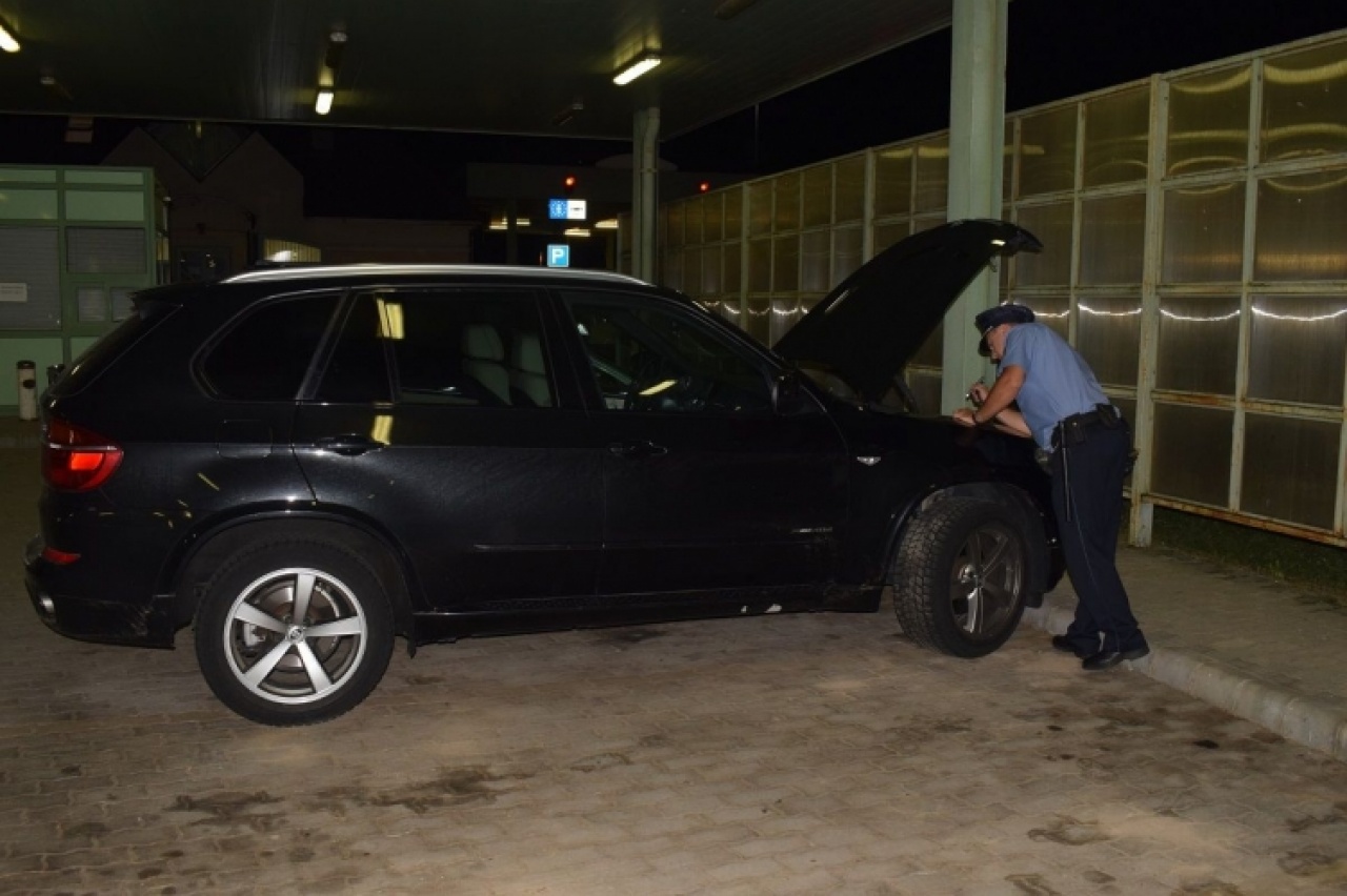 Körözött BMW Csengersimánál – A járművet a német hatóságok keresték