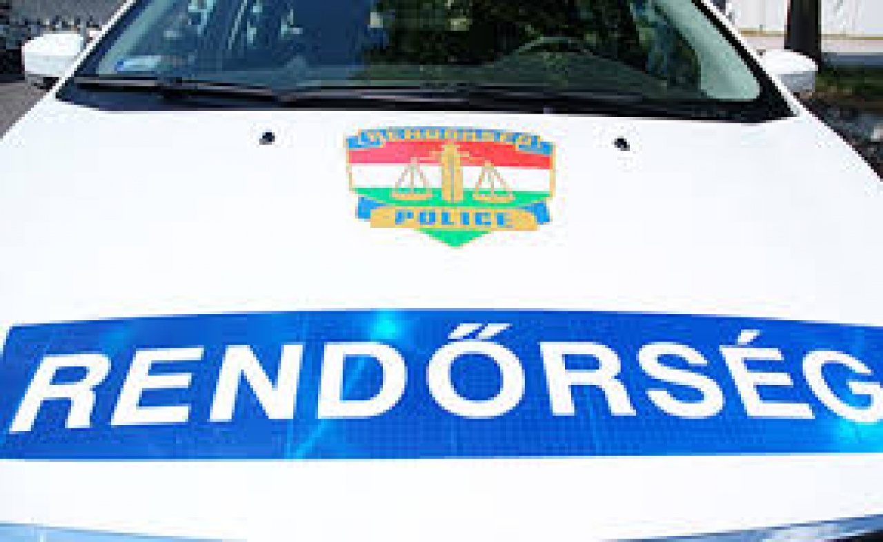 Motoros borult a Westsik Vilmos utcában, könnyebben sérült a sofőr