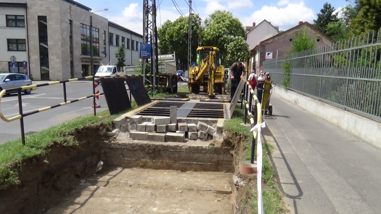 Karbantartási munkálatokat végez a Nyírtávhő – Forgalomkorlátozás a Bethlen Gábor utcán