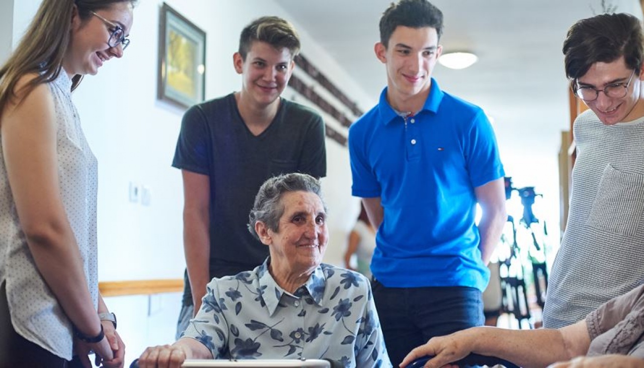 Diáknak, munkáltatónak egyaránt elõnyös a diákmunka program