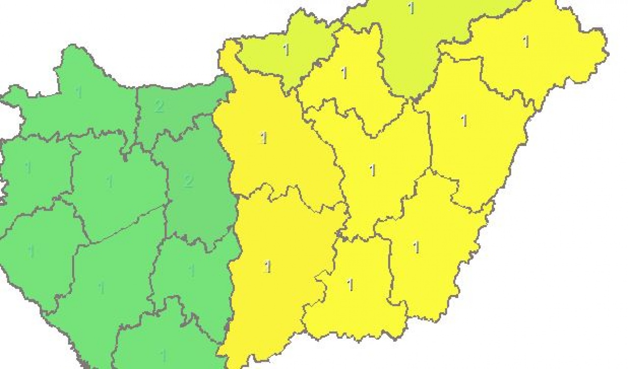 Országszerte felhőszakadásra és hőségre figyelmeztetnek