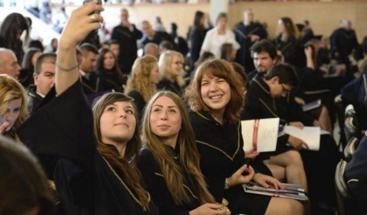 Emmi: indul az újabb diplomamentő csomag