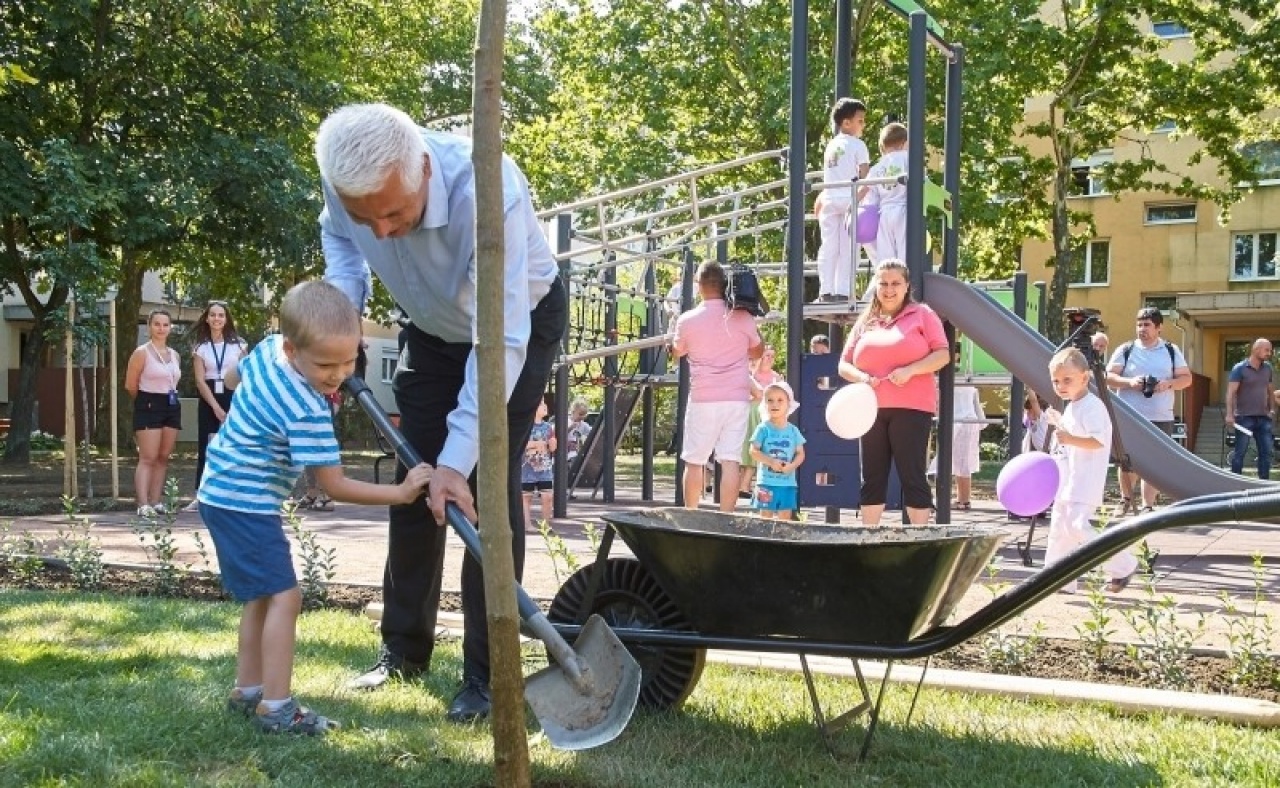Megújult a Jósaváros egyik legrégebbi játszótere