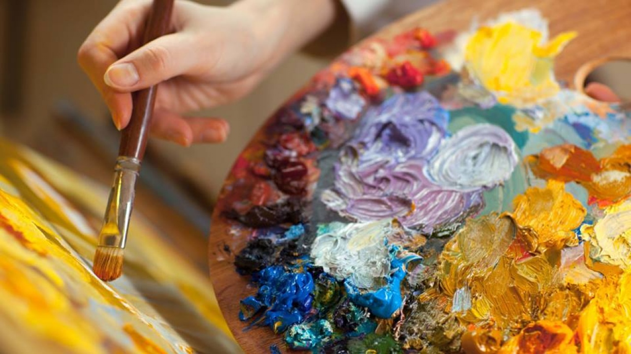 Kezdők élményfestése – Az Alvégesi Művelődési Házban nem csak profik ragadtak ecsetet