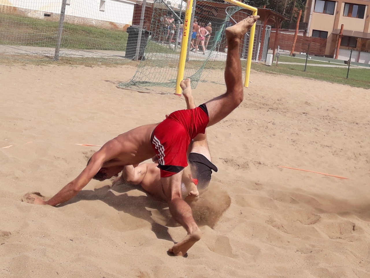 Strandbirkózás - 17 súlycsoportban rendeztek versenyeket Sóstón